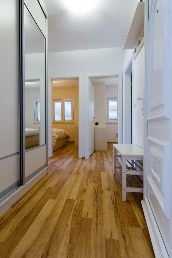 Apartman Orlando Zrnovo ภายนอก รูปภาพ